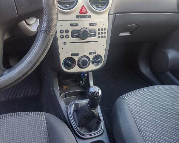 Серый Опель Корса, объемом двигателя 1 л и пробегом 168 тыс. км за 4500 $, фото 9 на Automoto.ua