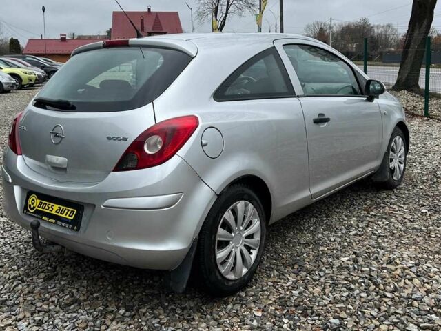 Сірий Опель Корса, об'ємом двигуна 1.3 л та пробігом 265 тис. км за 3999 $, фото 6 на Automoto.ua