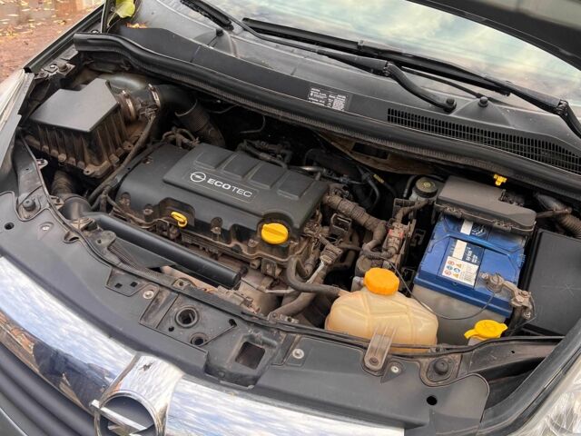 Серый Опель Корса, объемом двигателя 1.4 л и пробегом 206 тыс. км за 6150 $, фото 6 на Automoto.ua