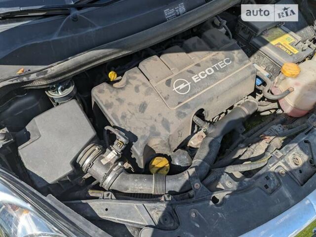 Сірий Опель Корса, об'ємом двигуна 1.3 л та пробігом 231 тис. км за 5500 $, фото 31 на Automoto.ua