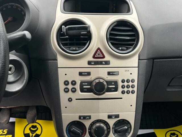 Сірий Опель Корса, об'ємом двигуна 1.3 л та пробігом 265 тис. км за 3999 $, фото 10 на Automoto.ua