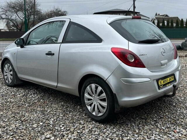 Сірий Опель Корса, об'ємом двигуна 1.3 л та пробігом 265 тис. км за 3999 $, фото 4 на Automoto.ua