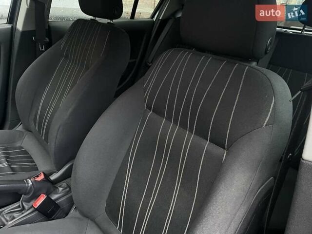 Серый Опель Корса, объемом двигателя 1.3 л и пробегом 304 тыс. км за 4000 $, фото 7 на Automoto.ua