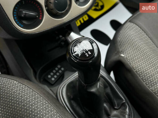 Серый Опель Корса, объемом двигателя 1.25 л и пробегом 265 тыс. км за 3999 $, фото 11 на Automoto.ua