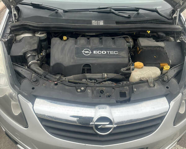 Сірий Опель Корса, об'ємом двигуна 1.3 л та пробігом 233 тис. км за 4450 $, фото 9 на Automoto.ua