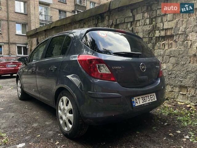 Серый Опель Корса, объемом двигателя 1.3 л и пробегом 304 тыс. км за 4000 $, фото 8 на Automoto.ua