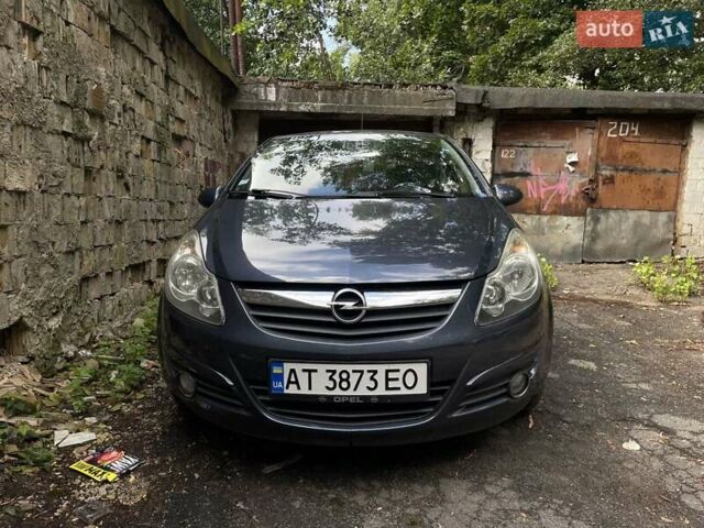 Серый Опель Корса, объемом двигателя 1.3 л и пробегом 304 тыс. км за 4000 $, фото 9 на Automoto.ua