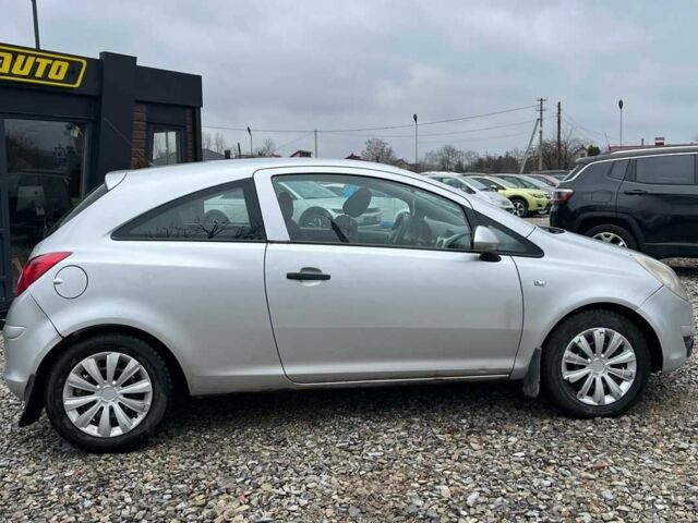 Сірий Опель Корса, об'ємом двигуна 1.3 л та пробігом 265 тис. км за 3999 $, фото 7 на Automoto.ua