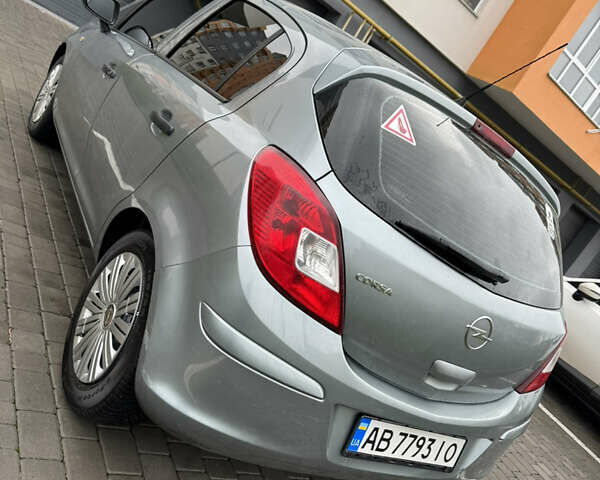 Серый Опель Корса, объемом двигателя 1.4 л и пробегом 247 тыс. км за 4800 $, фото 2 на Automoto.ua