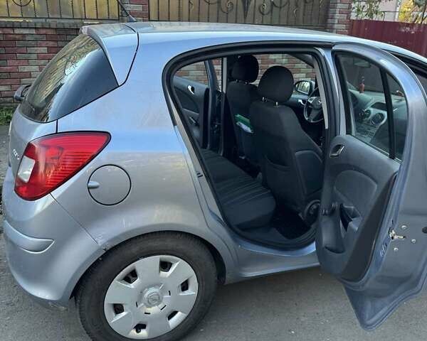 Серый Опель Корса, объемом двигателя 1.25 л и пробегом 265 тыс. км за 4000 $, фото 7 на Automoto.ua