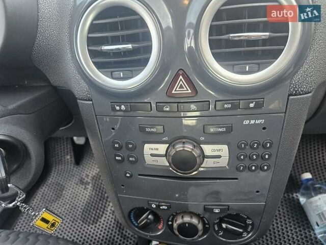 Серый Опель Корса, объемом двигателя 1.25 л и пробегом 250 тыс. км за 4999 $, фото 57 на Automoto.ua