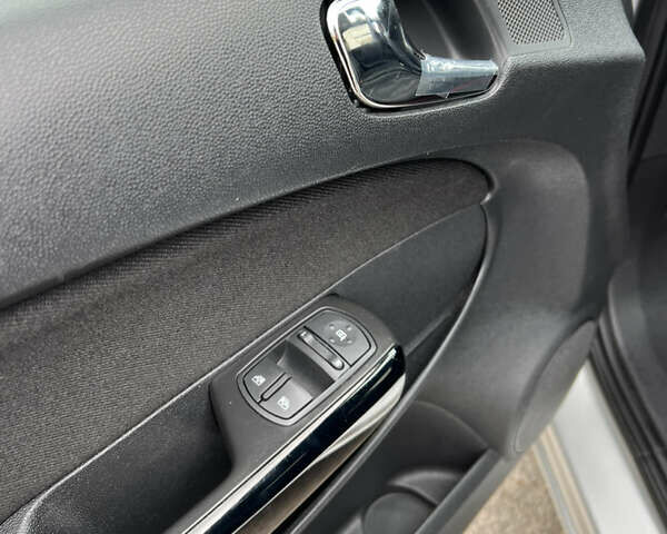 Сірий Опель Корса, об'ємом двигуна 1.3 л та пробігом 103 тис. км за 5500 $, фото 12 на Automoto.ua