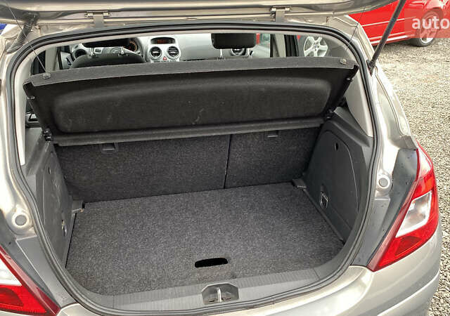 Сірий Опель Корса, об'ємом двигуна 0 л та пробігом 185 тис. км за 5899 $, фото 51 на Automoto.ua