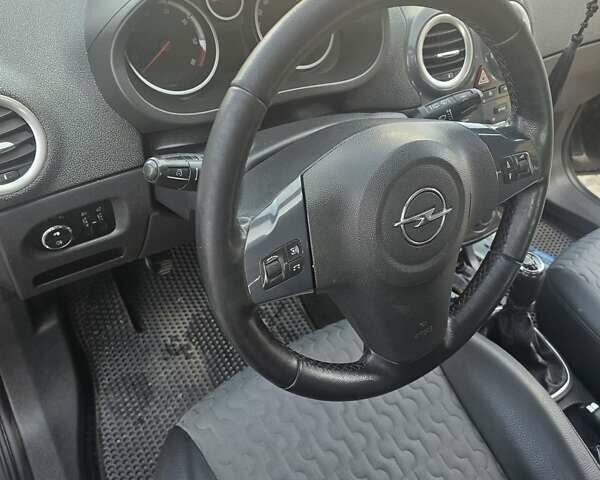 Серый Опель Корса, объемом двигателя 1.25 л и пробегом 250 тыс. км за 4999 $, фото 58 на Automoto.ua