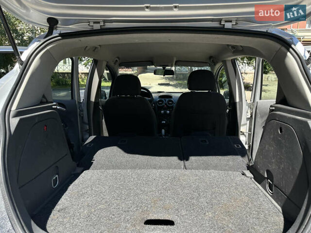 Серый Опель Корса, объемом двигателя 1.23 л и пробегом 189 тыс. км за 5400 $, фото 8 на Automoto.ua