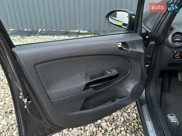 Серый Опель Корса, объемом двигателя 1.4 л и пробегом 203 тыс. км за 6250 $, фото 29 на Automoto.ua