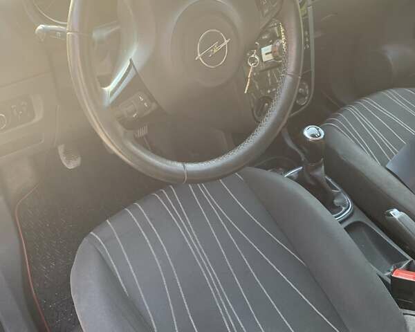 Сірий Опель Корса, об'ємом двигуна 1.3 л та пробігом 241 тис. км за 5000 $, фото 7 на Automoto.ua