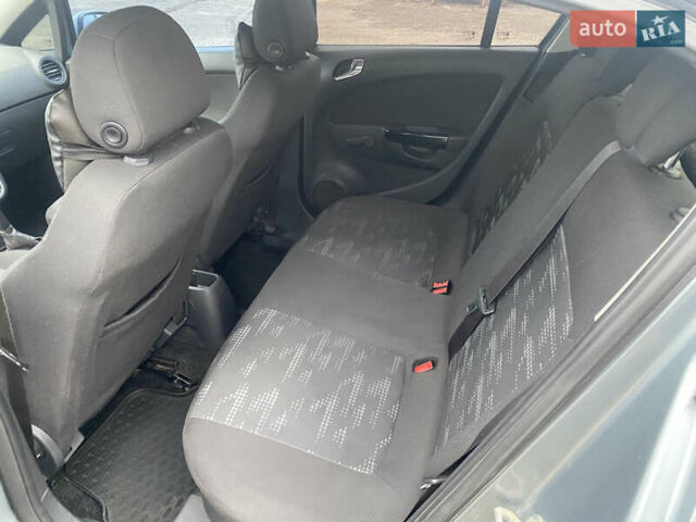 Сірий Опель Корса, об'ємом двигуна 1.25 л та пробігом 260 тис. км за 4750 $, фото 7 на Automoto.ua