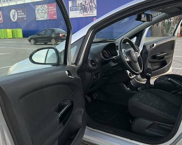 Сірий Опель Корса, об'ємом двигуна 1.36 л та пробігом 207 тис. км за 5500 $, фото 25 на Automoto.ua