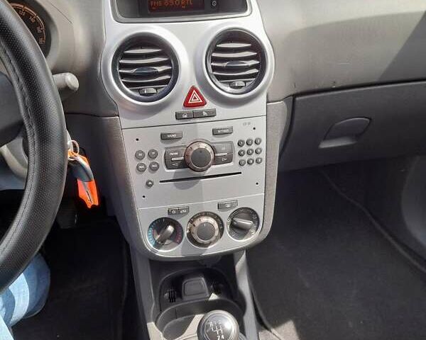 Серый Опель Корса, объемом двигателя 1.4 л и пробегом 177 тыс. км за 5500 $, фото 8 на Automoto.ua