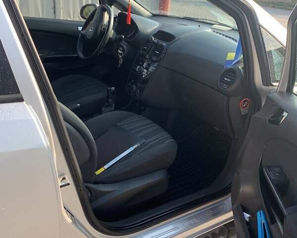 Сірий Опель Корса, об'ємом двигуна 1.3 л та пробігом 241 тис. км за 5000 $, фото 12 на Automoto.ua