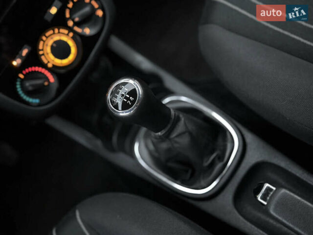 Серый Опель Корса, объемом двигателя 1.4 л и пробегом 203 тыс. км за 6250 $, фото 46 на Automoto.ua