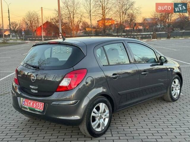 Серый Опель Корса, объемом двигателя 1.3 л и пробегом 176 тыс. км за 6550 $, фото 2 на Automoto.ua