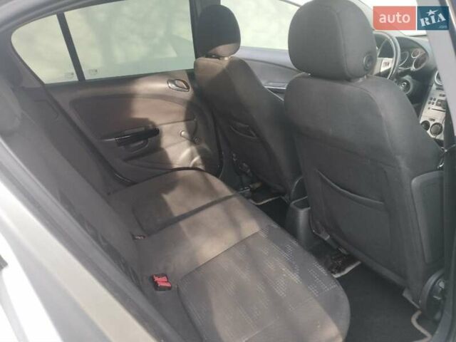 Сірий Опель Корса, об'ємом двигуна 1.3 л та пробігом 230 тис. км за 4800 $, фото 2 на Automoto.ua