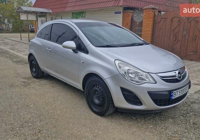 Серый Опель Корса, объемом двигателя 1.3 л и пробегом 220 тыс. км за 3650 $, фото 8 на Automoto.ua