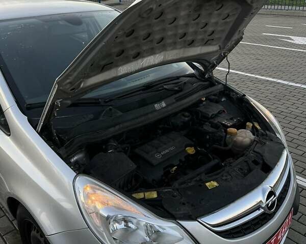 Сірий Опель Корса, об'ємом двигуна 1.36 л та пробігом 207 тис. км за 5500 $, фото 15 на Automoto.ua