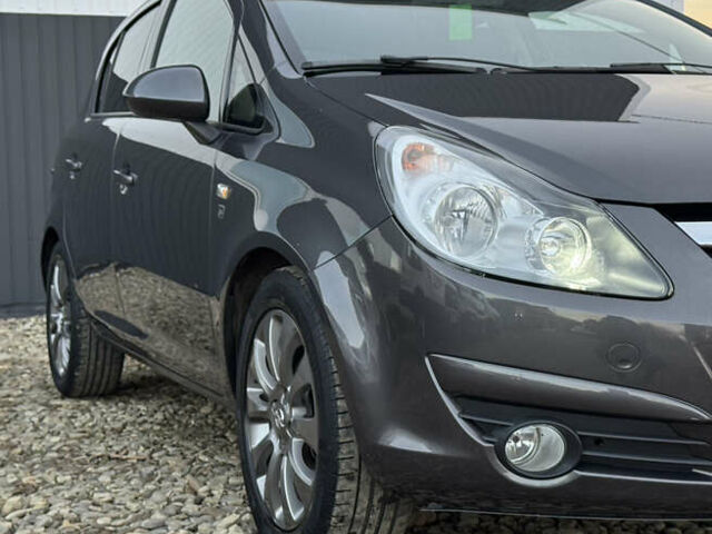 Серый Опель Корса, объемом двигателя 1.4 л и пробегом 203 тыс. км за 6250 $, фото 13 на Automoto.ua