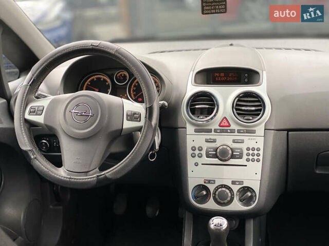 Сірий Опель Корса, об'ємом двигуна 0 л та пробігом 185 тис. км за 5899 $, фото 19 на Automoto.ua