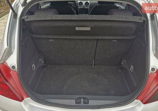 Серый Опель Корса, объемом двигателя 1.3 л и пробегом 220 тыс. км за 3650 $, фото 18 на Automoto.ua