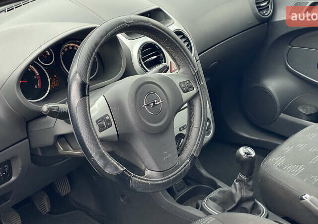 Сірий Опель Корса, об'ємом двигуна 0 л та пробігом 185 тис. км за 5899 $, фото 33 на Automoto.ua