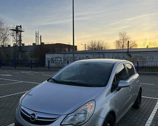 Сірий Опель Корса, об'ємом двигуна 1.36 л та пробігом 207 тис. км за 5500 $, фото 9 на Automoto.ua