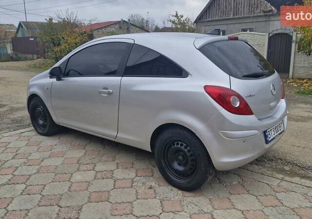 Серый Опель Корса, объемом двигателя 1.3 л и пробегом 220 тыс. км за 3650 $, фото 3 на Automoto.ua