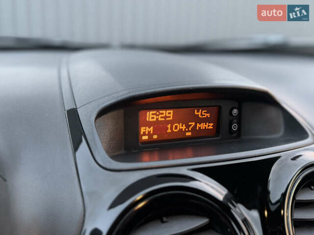 Серый Опель Корса, объемом двигателя 1.4 л и пробегом 203 тыс. км за 6250 $, фото 44 на Automoto.ua