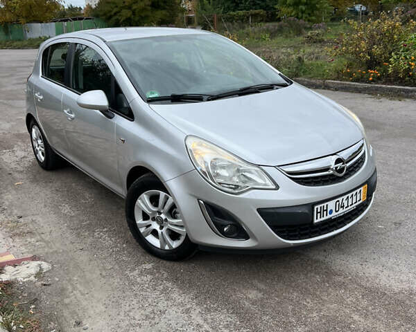 Сірий Опель Корса, об'ємом двигуна 1.3 л та пробігом 103 тис. км за 5500 $, фото 2 на Automoto.ua