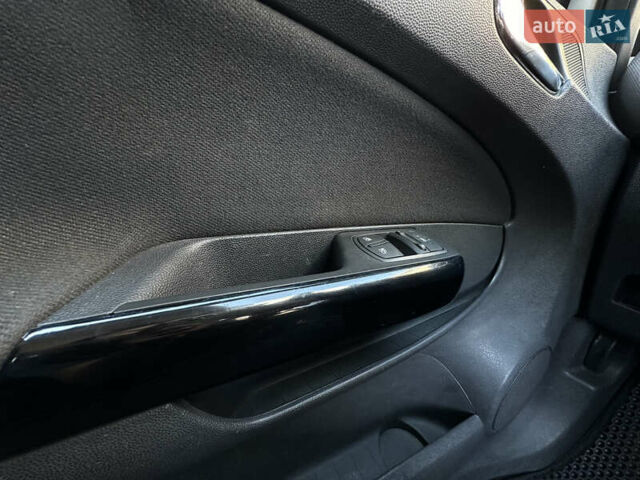 Серый Опель Корса, объемом двигателя 1.23 л и пробегом 189 тыс. км за 5400 $, фото 16 на Automoto.ua