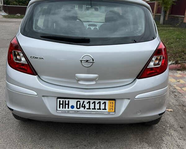 Сірий Опель Корса, об'ємом двигуна 1.3 л та пробігом 103 тис. км за 5500 $, фото 4 на Automoto.ua