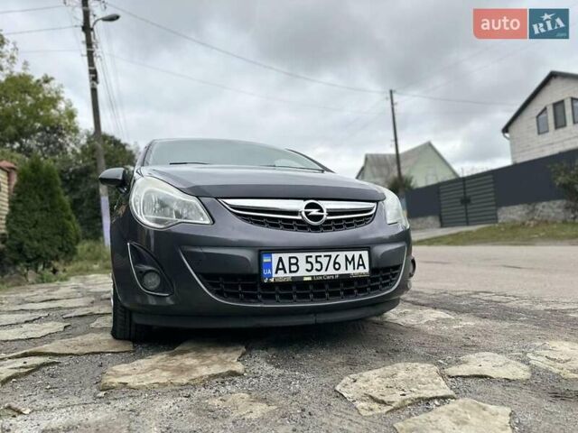Серый Опель Корса, объемом двигателя 1.25 л и пробегом 250 тыс. км за 4999 $, фото 3 на Automoto.ua