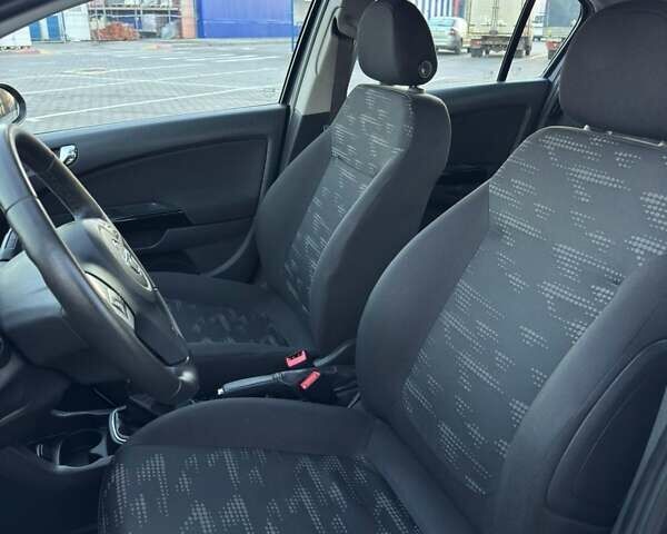 Серый Опель Корса, объемом двигателя 1.3 л и пробегом 176 тыс. км за 6550 $, фото 17 на Automoto.ua