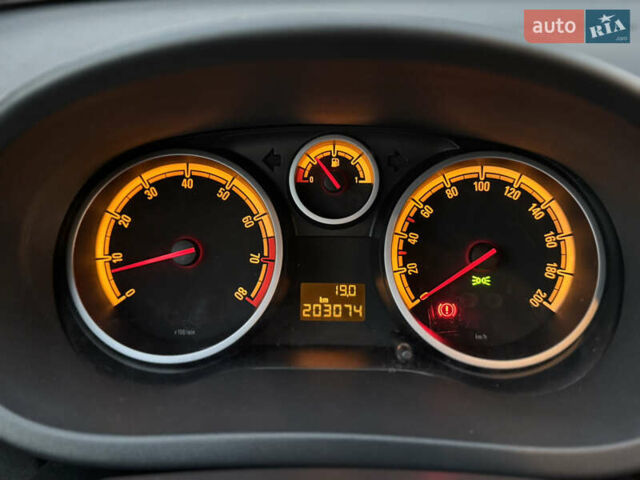 Серый Опель Корса, объемом двигателя 1.4 л и пробегом 203 тыс. км за 6250 $, фото 42 на Automoto.ua