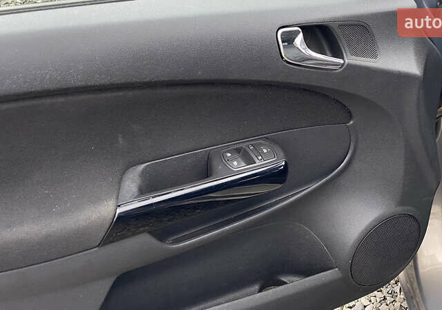 Сірий Опель Корса, об'ємом двигуна 0 л та пробігом 185 тис. км за 5899 $, фото 34 на Automoto.ua