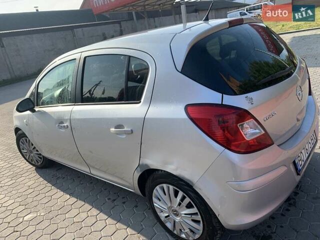 Сірий Опель Корса, об'ємом двигуна 1.3 л та пробігом 241 тис. км за 5000 $, фото 1 на Automoto.ua