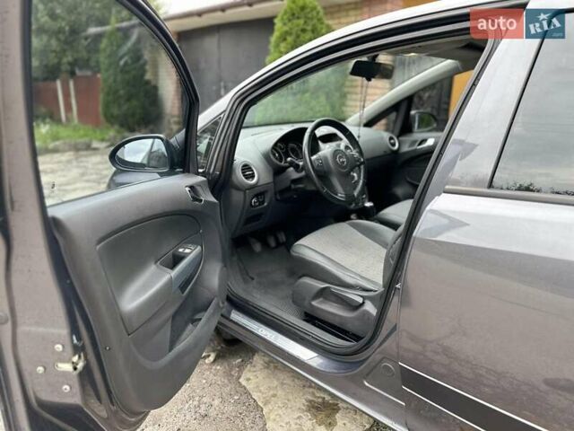 Серый Опель Корса, объемом двигателя 1.25 л и пробегом 250 тыс. км за 4999 $, фото 26 на Automoto.ua