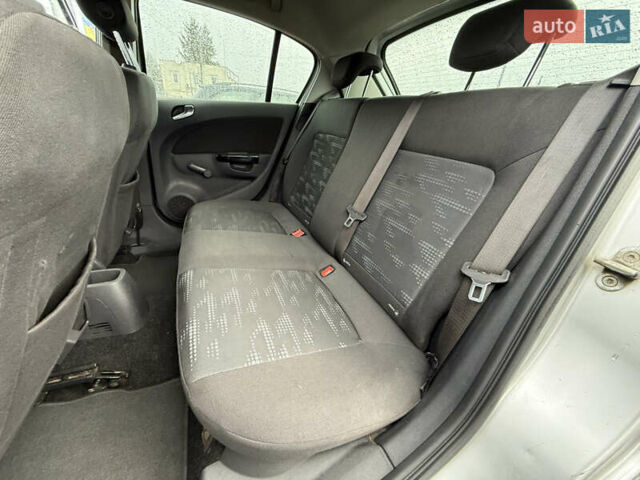 Серый Опель Корса, объемом двигателя 1.3 л и пробегом 257 тыс. км за 4500 $, фото 21 на Automoto.ua