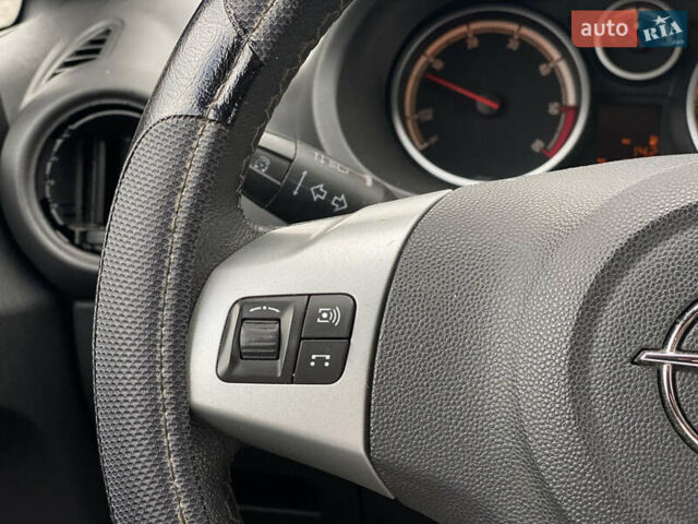 Сірий Опель Корса, об'ємом двигуна 0 л та пробігом 185 тис. км за 5899 $, фото 39 на Automoto.ua