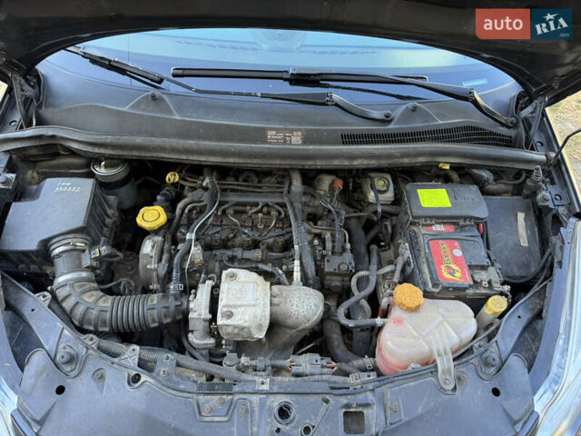 Серый Опель Корса, объемом двигателя 1.3 л и пробегом 331 тыс. км за 4800 $, фото 11 на Automoto.ua