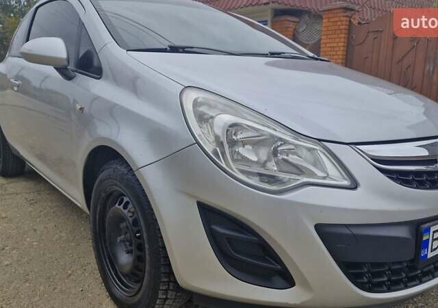 Серый Опель Корса, объемом двигателя 1.3 л и пробегом 220 тыс. км за 3650 $, фото 11 на Automoto.ua